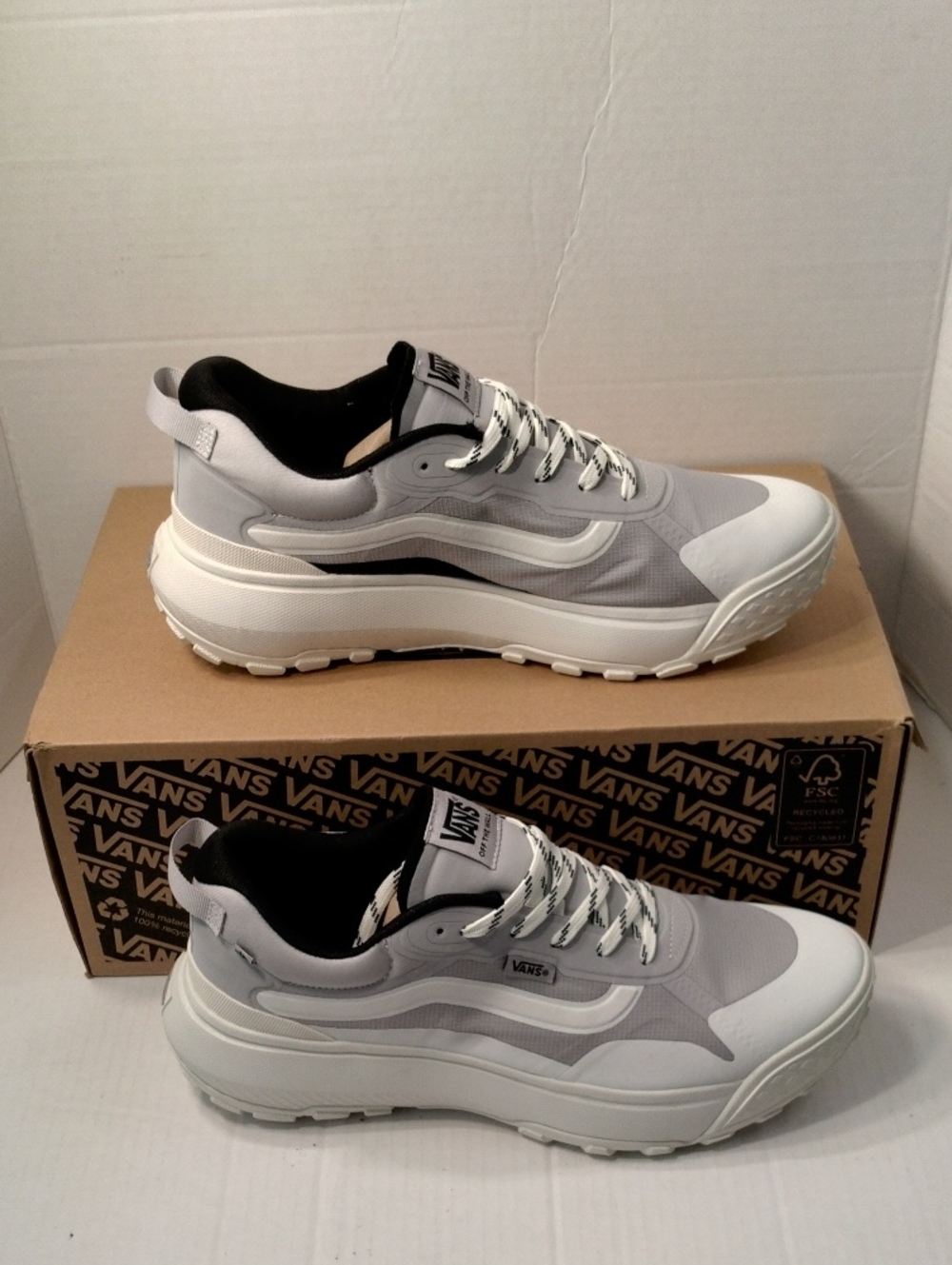 Crosspath MTE White and Light Gray